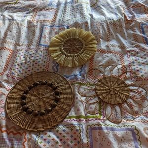 Set of 3 wicker plates